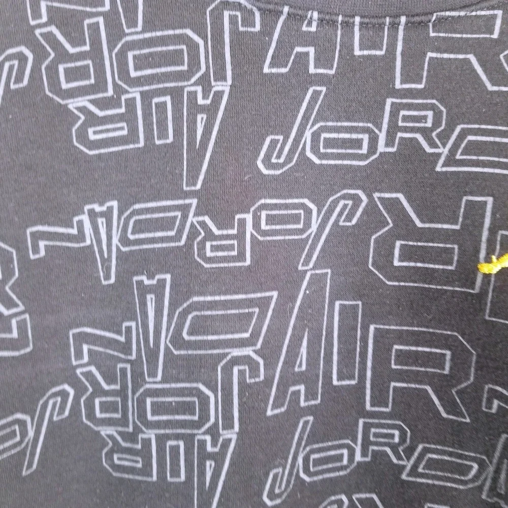 Boys Jordan All Over Print Long Sleeve Crewneck Sweatshirt Black‎ Gold Logo L
